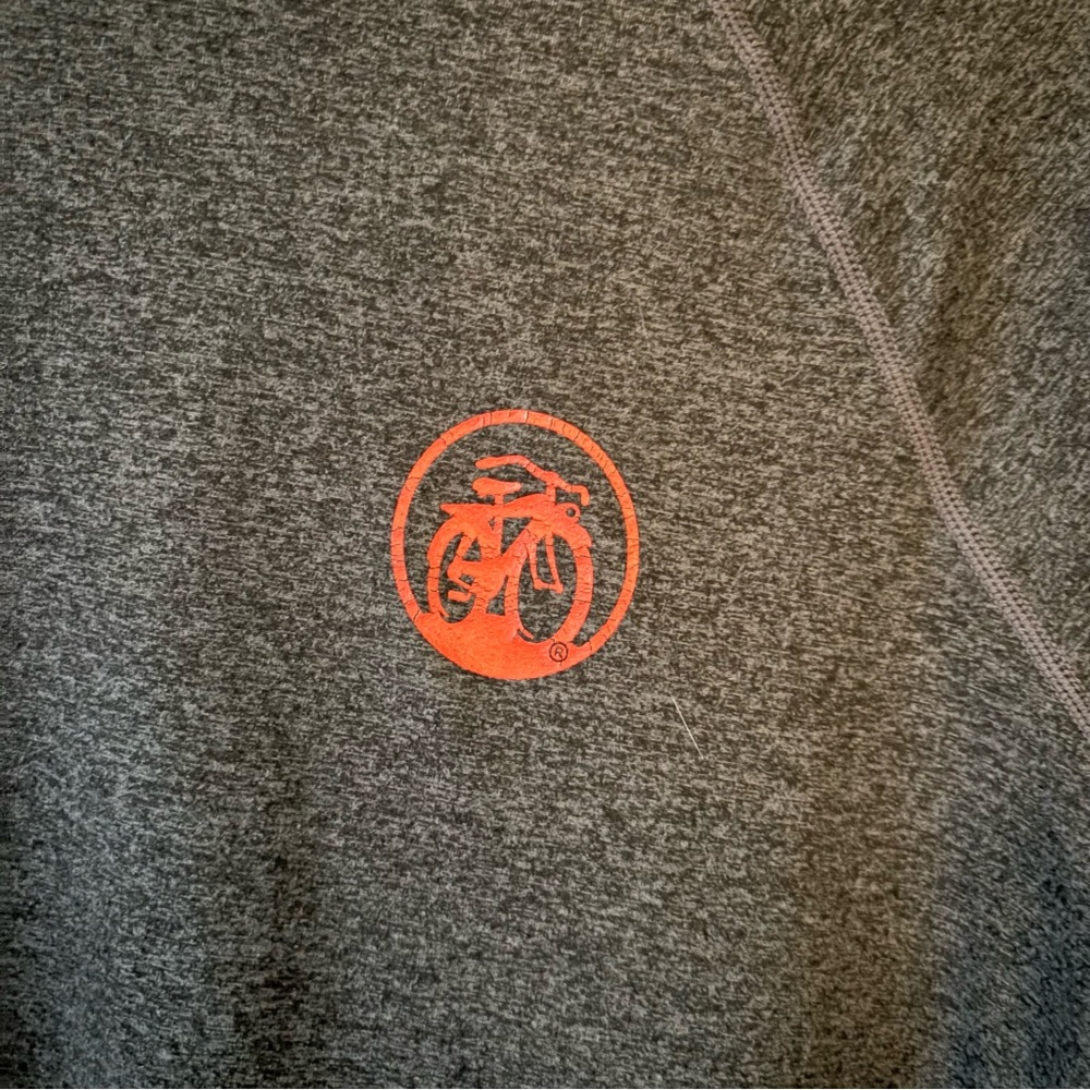 VUORI Long Sleeve Halo Crew Top VW241 Dark Gray Heather Logo - Picture 4 of 11